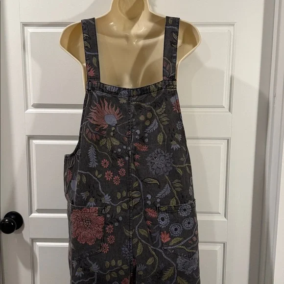 Easel High Hopes Slouchy Denim Overalls medium NWOT - Picture 8 of 9